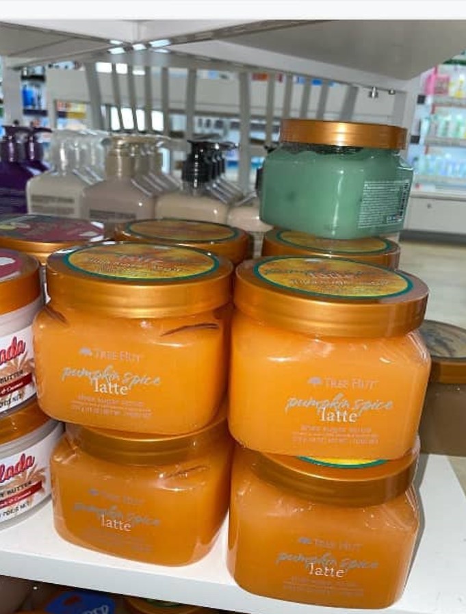 Tree Hut Pumpkin Spice Latte Shea Sugar Scrub on a nice orice